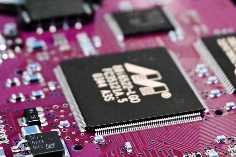 Производители микрочипов Китая потеряли 8,6 млрд долларов из-за санкций США