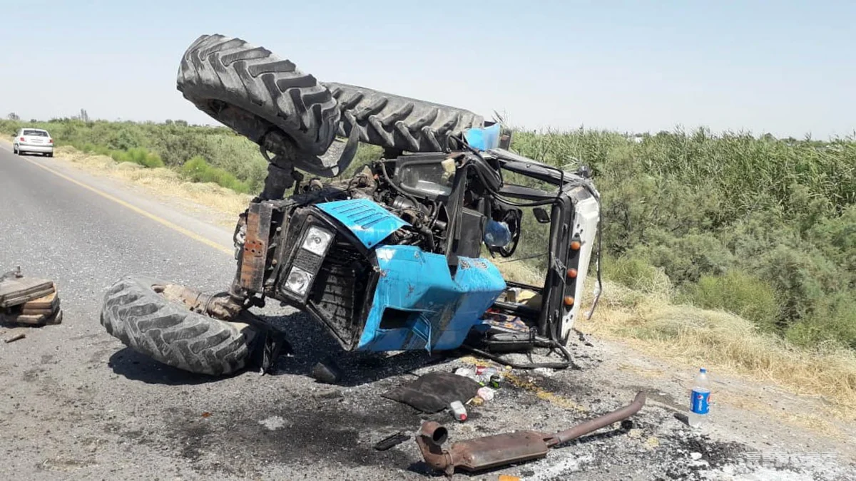 Kürdəmirdə traktor aşıb, sürücü xəsarət alıb - FOTO
