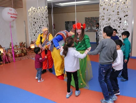 Heydər Əliyev Fondunun təşəbbüsü ilə kimsəsiz və xüsusi qayğıya ehtiyacı olan uşaqlar üçün Novruz şənlikləri keçirilib