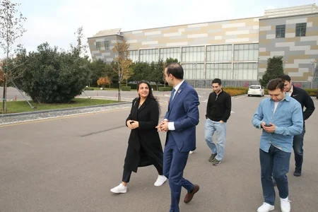 Türkiyəli Olimpiya mükafatçısı Milli Gimnastika Arenasının qonağı olub