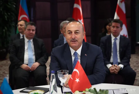 İstanbulda Türkiyə, Azərbaycan və Gürcüstan XİN başçılarının üçtərəfli görüşü keçirilib - FOTO