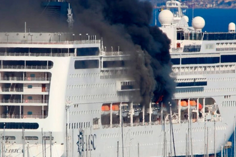 Filippində göyərtəsində 120 sərnişin olan bərə yanıb