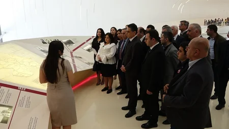 FHN-in Əsaslı Tikinti İdarəsinin əməkdaşları Heydər Əliyev Mərkəzində olublar