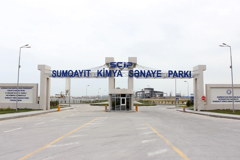 “Sumqayıt Kimya Sənaye Parkı” şəhid əməkdaşının məzarını ziyarət edib