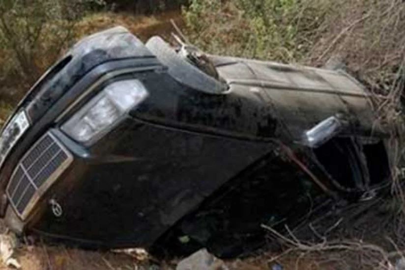 Kürdəmirdə Mercedes aşıb, sürücü ölüb