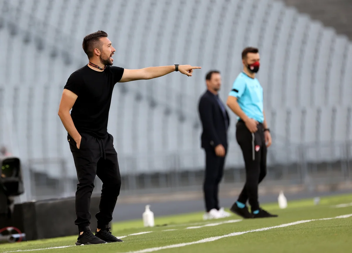 Türkiyə klubu baş məşqçisi ilə vidalaşıb