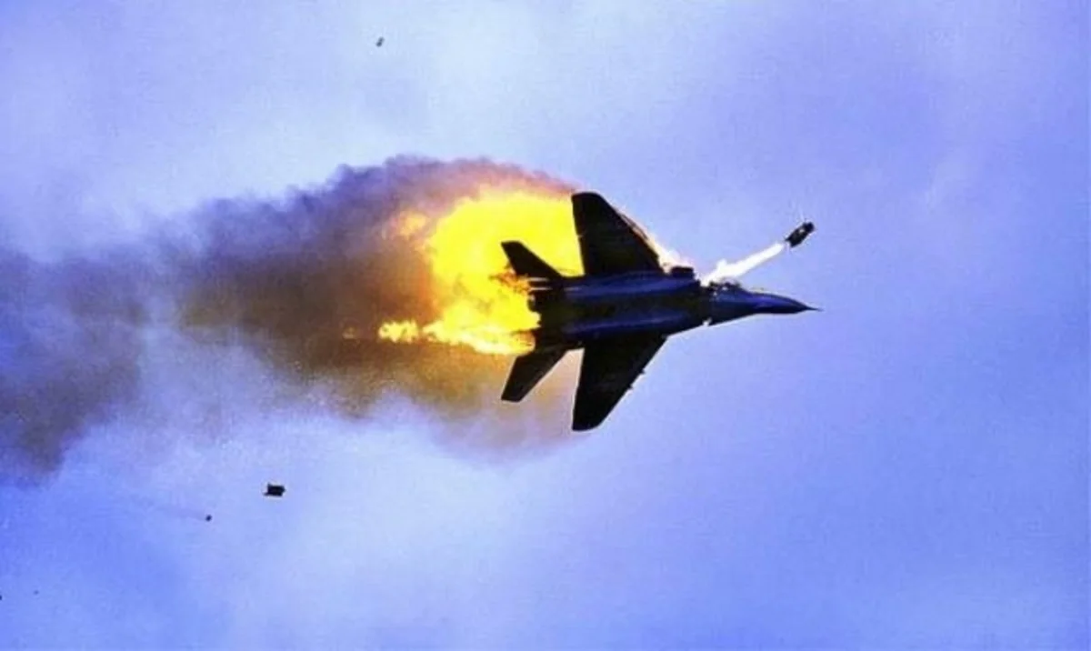 Suriyada hərbi təyyarə vurulub, 1 ölü