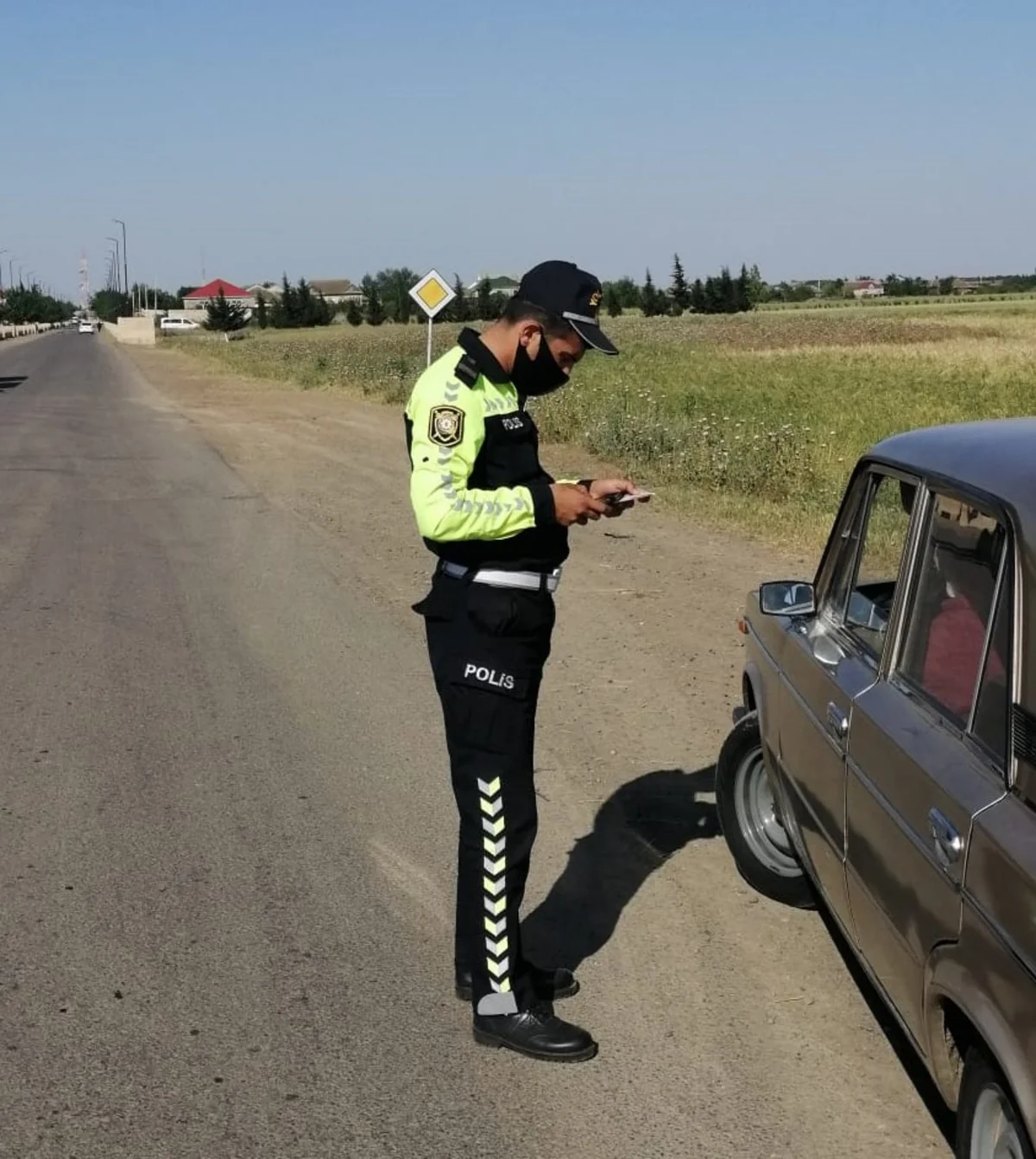 Biləsuvarda sürücülük vəsiqəsi olmadan avtomobil idarə edənlər cərimələndi