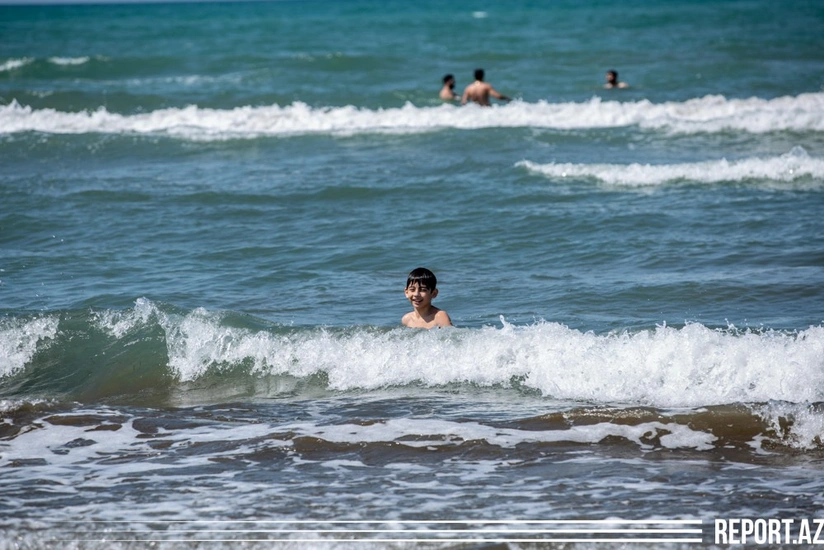 Bakı çimərliklərində vəziyyət necədir? - VİDEOREPORTAJ