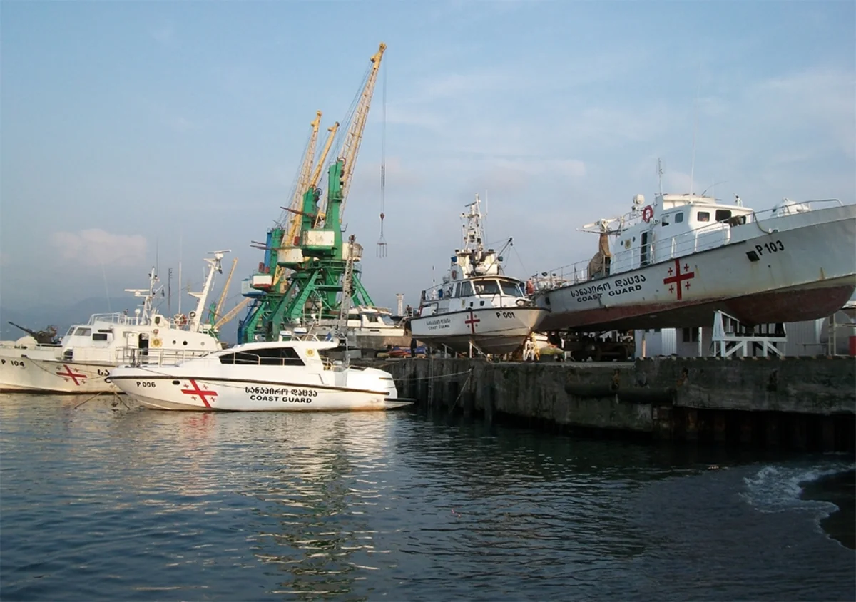 Batumi limanından neft nəqli 8% azalıb