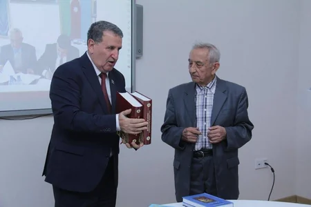 Özbək şairi Camal Kamalın 80 illik yubileyi Bakıda qeyd olunub