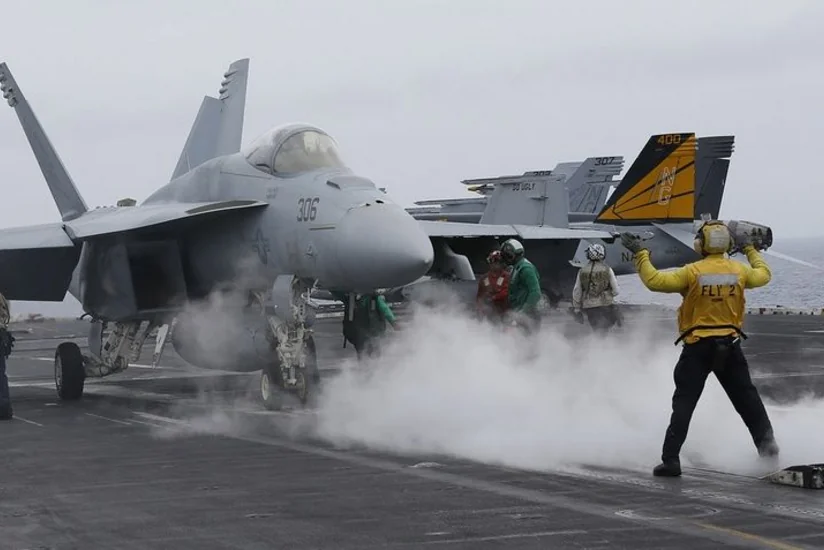 На необитаемом острове в Японии начали строить базу для палубной авиации США