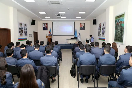 Prezident seçkiləri ilə bağlı 18 universitet tələbəsinə maarifləndirici seminarlar keçirilib