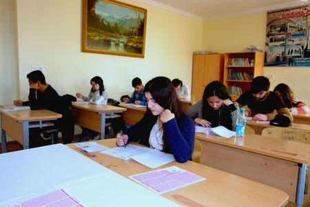 Əvvəlki illərdə orta məktəbləri bitirib sənəd ala bilməyənlər üçün imtahan keçirilib