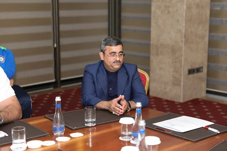 Rövnəq Abdullayev cüdo üzrə Azərbaycan millisinin üzvləri ilə görüşüb