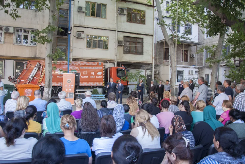 Bakıda məişət tullantılarının daşınması ilə bağlı yeni layihənin icrasına başlanılıb