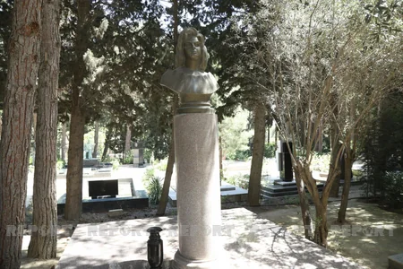 Sara Qədimovanın məzarı ziyarət olunub