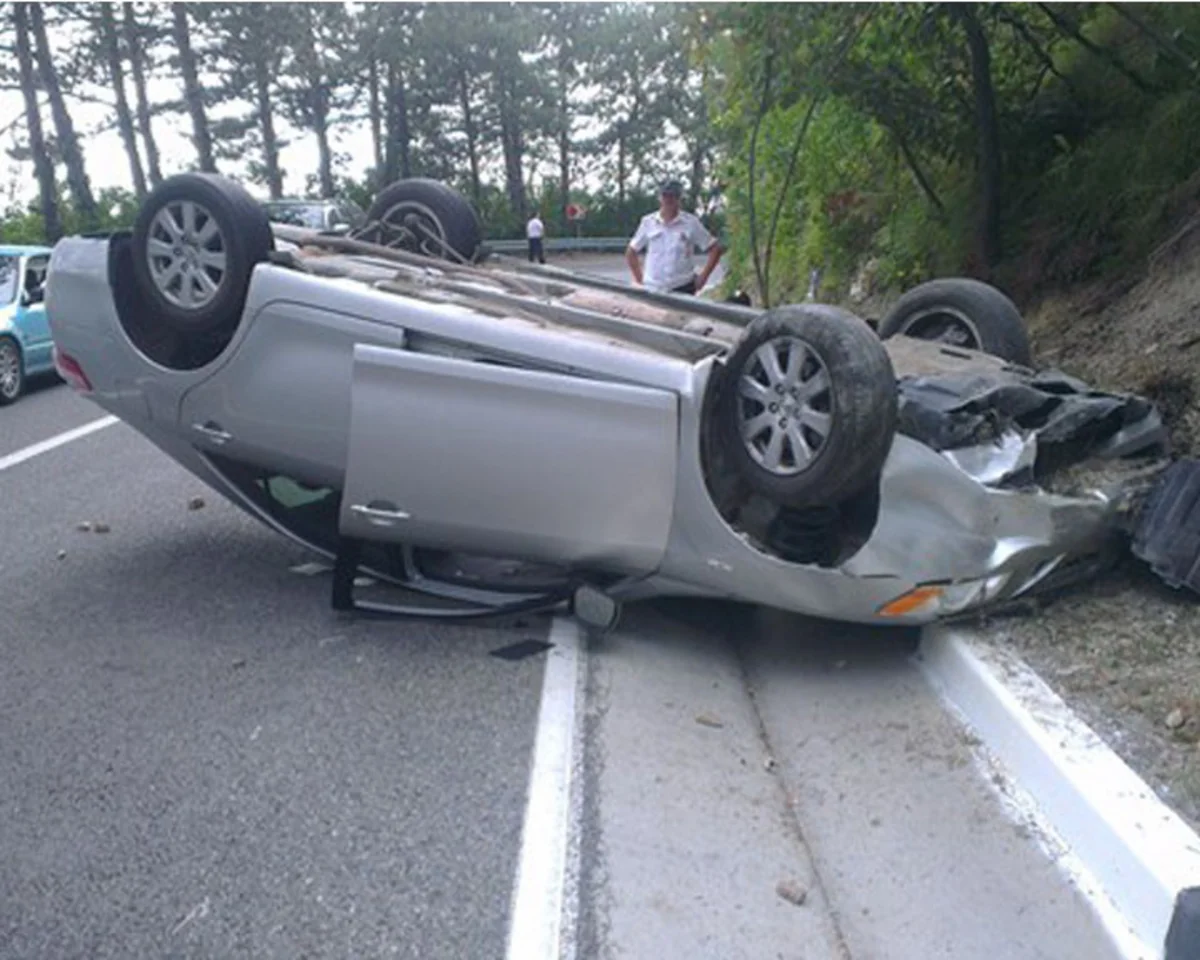 ​Sabirabadda avtomobil aşıb, 2 nəfər yaralanıb