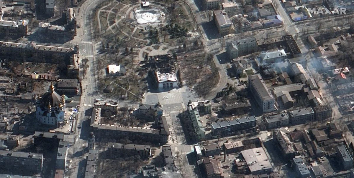 Russia bombs art school sheltering 400 people in Mariupol 