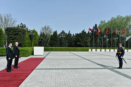 Official welcoming ceremony for President of Kyrgyzstan held in Azerbaijan