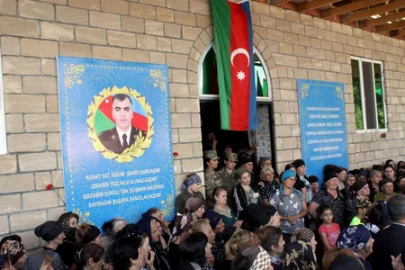 Şəhid Aqil Omarovun ailəsinə “Şücaətə görə” medalı təqdim edilib - FOTO