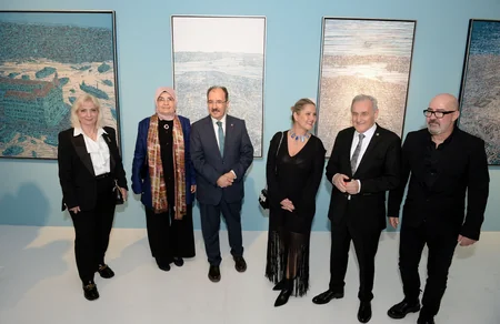 Heydər Əliyev Mərkəzində türkiyəli rəssam Devrim Erbilin sərgisi açılıb