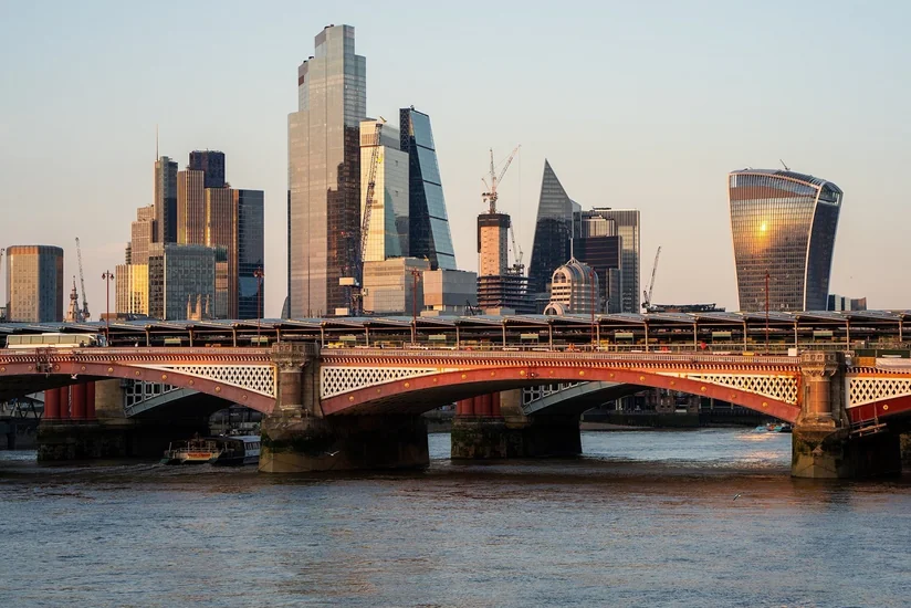 Average energy bill to fall below £2,000 in UK, Ofgem announces