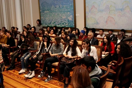 Xalq rəssamı Maral Rəhmanzadənin 100 illiyi münasibətilə sərgi açılıb