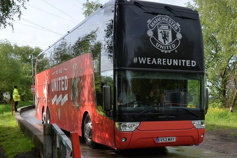 Автобус с игроками МЮ попал в пробку перед игрой с Валенсией в ЛЧ