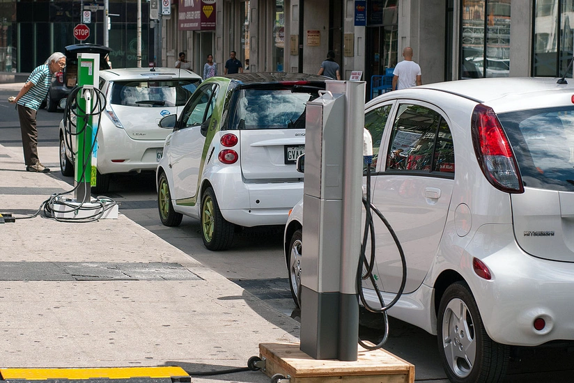 Azerbaijan starts importing electric vehicles from another country