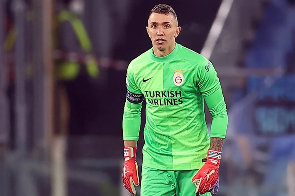 Qalatasaray Fernando Muslera ilə müqaviləni pozur