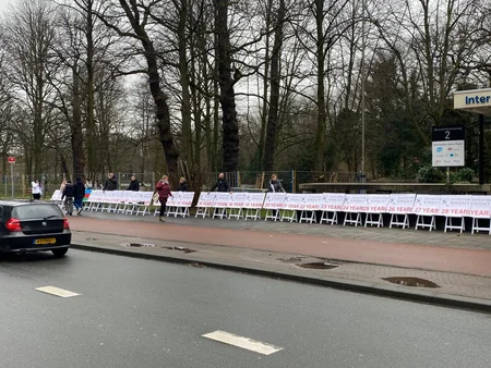 Azerbaijanis hold rally in front of Dutch parliament, Armenian embassy in Hague