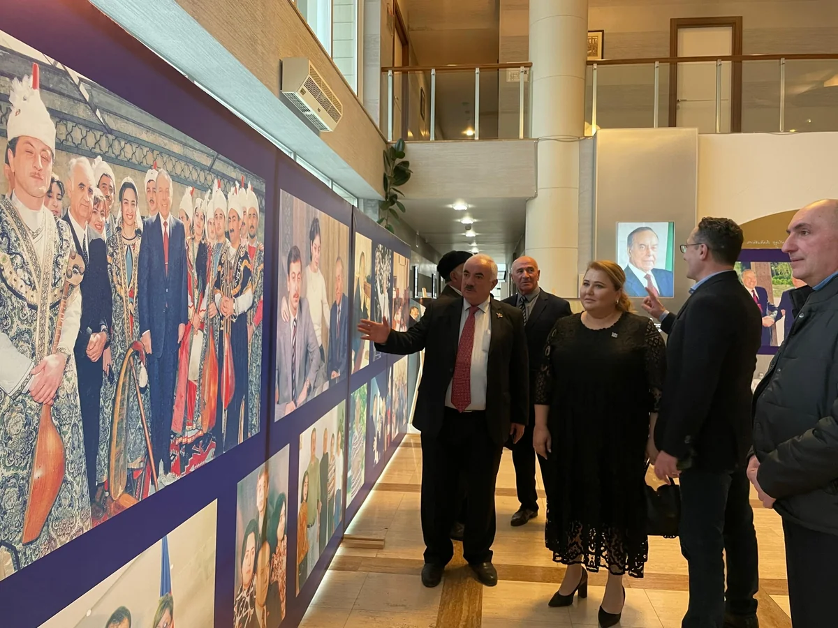 Gürcüstanda “Heydər Əliyev və müasir Gürcüstan” mövzusunda konfrans və fotosərgi təşkil olunub