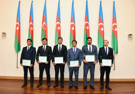 Avropa çempionatında gümüş medal qazanan Azərbaycan millisi təltif edilib