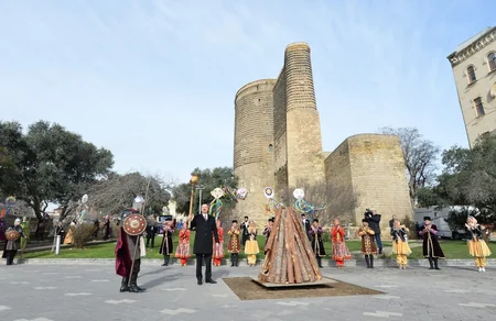 Prezident İlham Əliyev Novruz bayramı münasibətilə ümumxalq şənliyində iştirak edib - YENİLƏNİB
