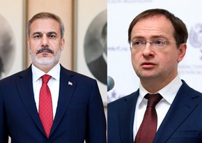 Переговоры Фидана и Мединского в Стамбуле завершились