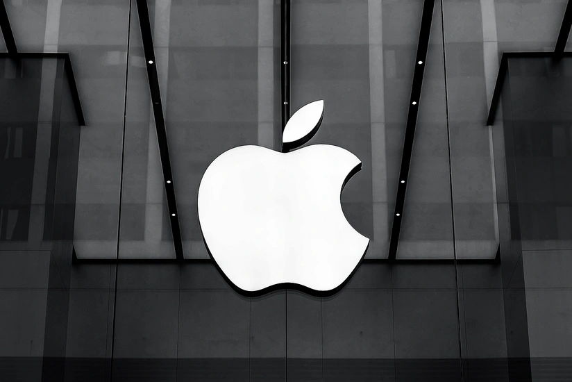 Apple lost $100 billion in market value after announcing new report