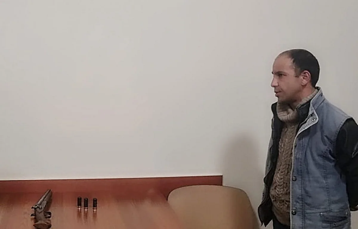 Yevlax sakinindən odlu silah götürülüb