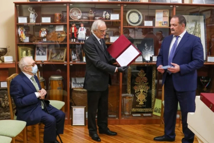 Президент Азербайджана наградил Магомедова орденом Дружба, а Кажлаева почетным дипломом