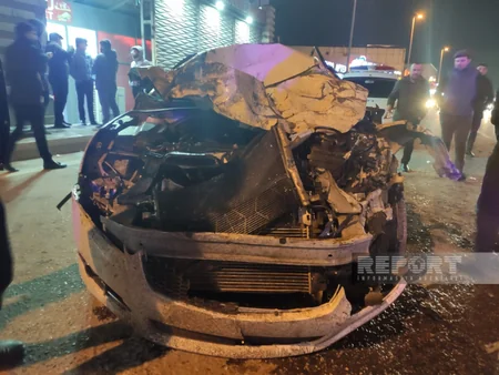 Bakıda zəncirvari yol qəzası olub, bir nəfər ölüb, dörd nəfər xəsarət alıb - YENİLƏNİB