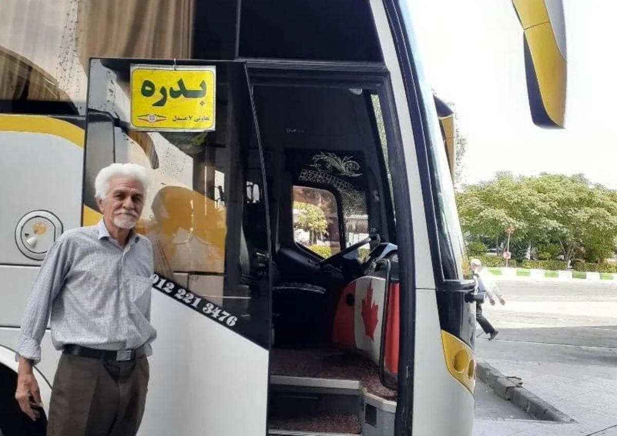 Güney Azərbaycanın tanınmış ziyalısı Əkbər Azad sürgün edilib
