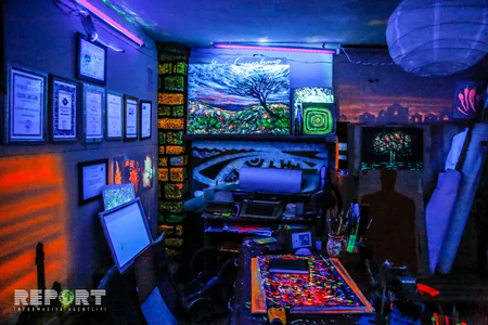 Pictures shining in ultraviolet lamps' light- PHOTOS