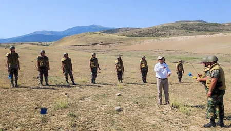 FHN-in bir qrup əməkdaşı minatəmizləmə üzrə kursu başa vurub