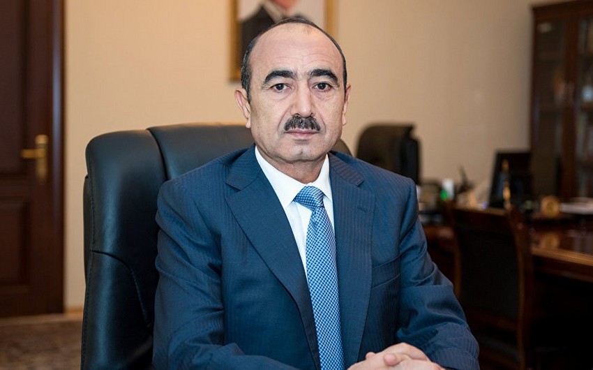 Əli Həsənov: “Gəncədə yaranmış həssas dönəm cəmiyyətimizin dövlətin ətrafında daha sıx birləşməsini tələb edir”