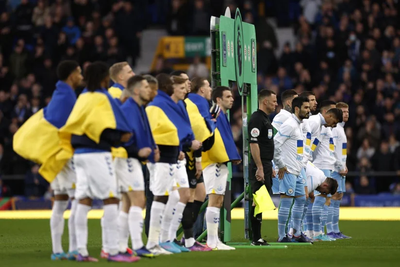 Everton və Mançester Siti meydana Ukrayna formaları ilə çıxıb