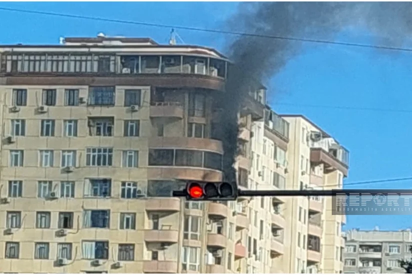 Bakıda çoxmərtəbəli yaşayış binasında yanğın olub - FOTO - VİDEO - YENİLƏNİB