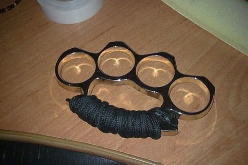 Bakıda avtomobildən beşbarmaq götürüldü