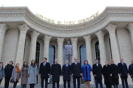 XİN kollektivi və Diplomatiya könüllüləri qrupu Gəncəyə səfər ediblər