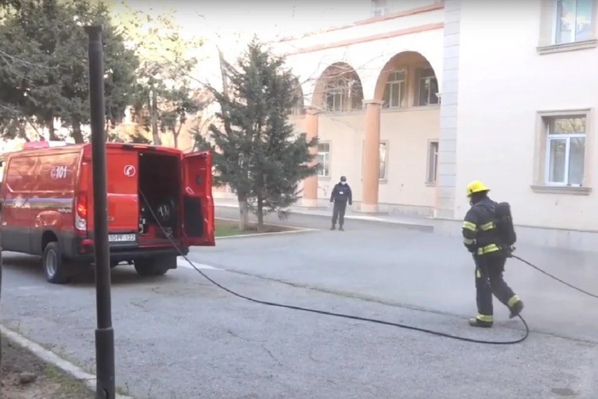 Paytaxtın müxtəlif ərazilərində dezinfeksiya işləri aparılır - VİDEO