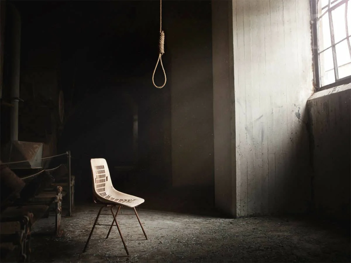 Lənkəranda 16 yaşlı qız intihar edib